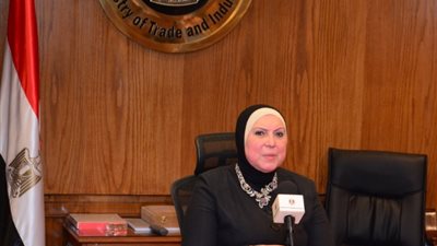وزيرة التجارة والصناعة تعلن نجاح جهود المكتب التجارى المصرى ببكين فى الإفراج الفورى عن شحنات الموالح المصدرة للسوق الصينى
