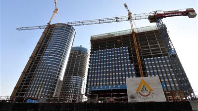 وزير الإسكان: تنفيذ 53 دوراً بالبرج الأيقونى بالعاصمة الإدارية الجديدة.. صور