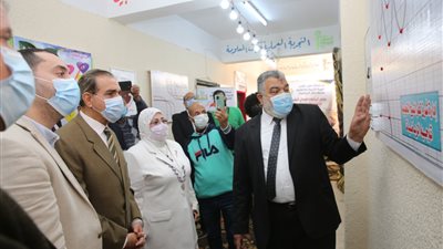 بالصور.. محافظ كفر الشيخ يفتتح معرض الرياضيات للوسائل التعليمية التفاعلية