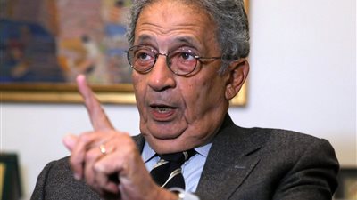 عمرو موسى يغادر المستشفى بعد تعافيه من كورونا