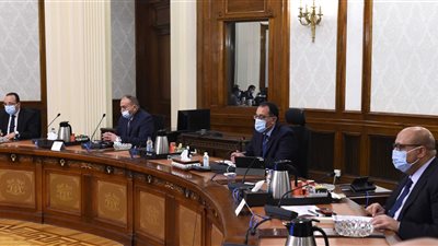 رئيس الوزراء يتابع تنفيذ التكليف الرئاسي بتيسير إجراءات تسجيل عقود الملكية العقارية