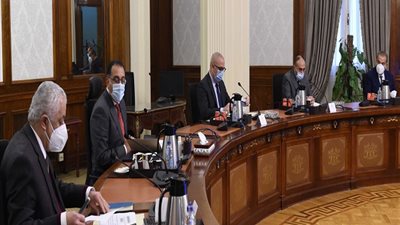 رئيس الوزراء يُتابع موقف تنفيذ مباني مدارس النيل