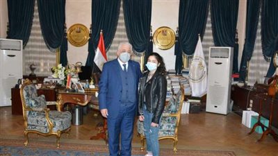 القصة الكاملة .. تعرضت للضرب والحبس بسبب عدم دفع المصروفات..طالبة أهانتها مديرة مدرستها واستقبلها 