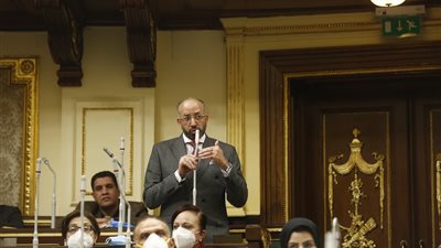 النائب حسام المندوه لـ طارق شوقى : الناس مش حاسة بحاجه والمعلم يحتاج الى تقدير مادى ومعنوى