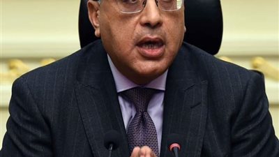 رئيس الوزراء يُهنئ وزير الداخلية بعيد الشرطة