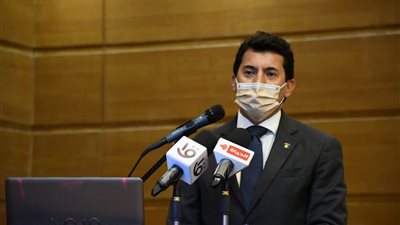 وزير الشباب والرياضة يكرم الفائزين في الإنتخابات الإلكترونية لبرلمان شباب مصر 