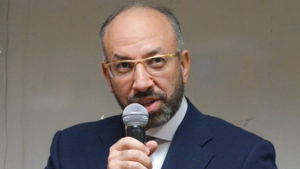 الدكتور حسام المندوه