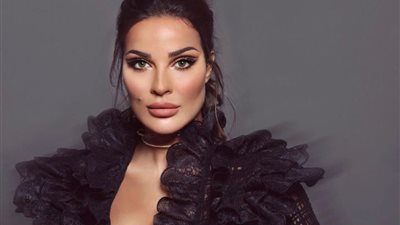الفنانة نادين نجيم تظهر معاناة الاسر بشأن التعليم عن بعد    