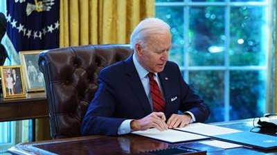 بايدن: اقتصادنا لا يزال فى ورطة