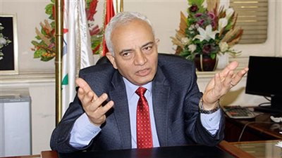 رضا حجازى يكشف عن قرار جديد بشأن ترقيات المعلمين