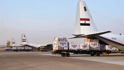 بالفيديو.. مصر ترسل مساعدات طبية وغذائية للسودان بتوجيهات من الرئيس السيسي