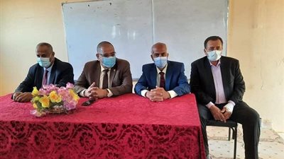 النيلي يحاضر متدربى الدورة التدريبية لتأهيل القيادات التربوية بإدارة باريس التعليمية