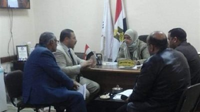 تعليم قنا يبحث سبل حل المشكلات التكنولوجية لبعض المدارس التى لم تنطبق المنظومة التعليمية الجديده للمدارس الثانوى 