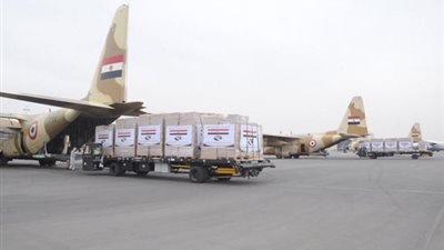 بتوجيهات من السيسي .. طائرتان عسكريتان محملتان بالمساعدات تتجه إلي السودان