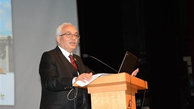 رضا حجازي يوجه رسالة هامة لمعلمي مصر