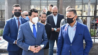 بالصور.. الدكتور أشرف صبحي يقوم بجولة تفقدية لنادي Club S