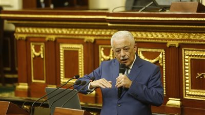 وزير التربية والتعليم مهاجما أولياء الأمور: بعضهم يلجأ إلي 