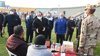 الرئيس السيسى يشيد بقدرات طلبة 