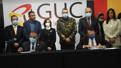 بالصور| محافظ الإسكندرية يتسلم حقوق الملكية الفكرية الخاصة بمشروع الهوية البصرية  