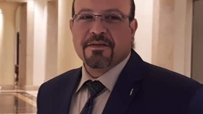 وائل كامل ..مرتب المدرس اليابانى 8 الاف دولار ..واستاذ الجامعة فى مصر 350 دولار ..كلنا 