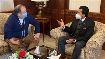وزير الرياضة يستقبل رئيس الاتحاد الدولي للرماية 