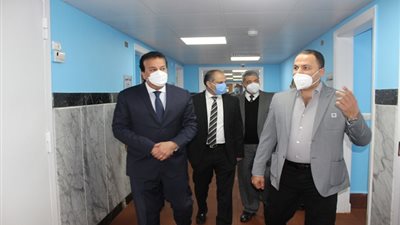 وزير التعليم العالي يستعرض آليات تحسين وضع أعضاء هيئة البحوث 