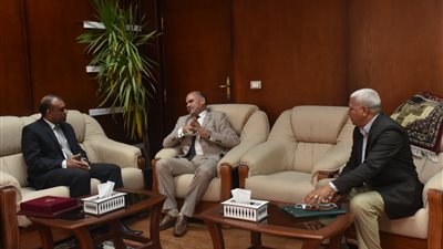 بروتوكول تعاون بين جامعة الأقصر والهيئة العامة لتعليم الكبار