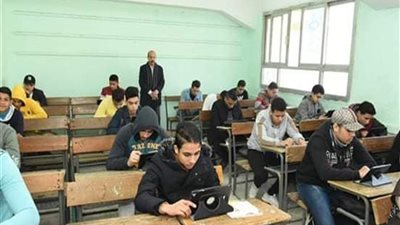 وزارة التربية والتعليم: 99% من طلاب الصف الثانى الثانوى أدوا امتحان الفلسفة والأحياء