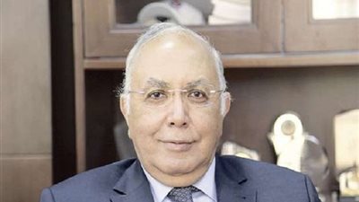 تصنيع أجزاء من القمر الصناعى 