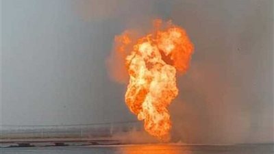 حريق هائل في أحد خطوط أنابيب البترول في قرية المعدية بالبحيرة