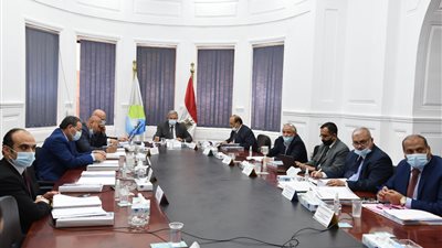 رسلان: بدء توقيع عقود تنفيذ مشروعات مياه الشرب والصرف الصحي 