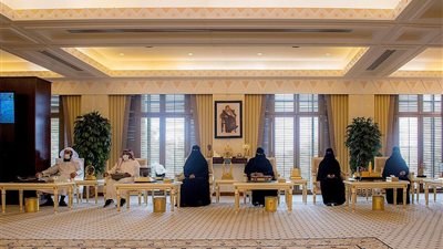 الأمير فيصل بن مشعل يكرم 11 مؤلفاً في تعليم القصيم السعودية