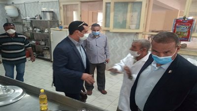 وكيل تعليم الاقصر يتابع انتظام المعلمين والطلاب فى اول يوم دراسى