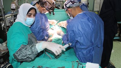 قافلة قلوب صغيرة.. تختتم أعمالها بمستشفيات قنا الجامعية 