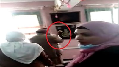 محام يعتدى على مديرة مدرسة داخل مكتبها.. ومناشدات لرضا حجازى.. اين حق المعلمة؟.. فيديو