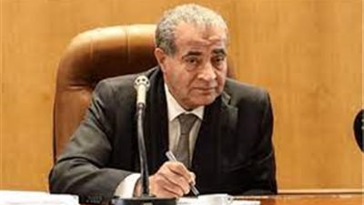 إصدار قرار استثنائى  بإضافة المواليد لبطاقات التموين