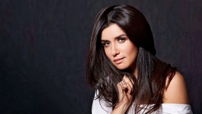 الفنانة غادة عادل بعد إصابتها بكورونا تأكد استقرار حالتها الصحية