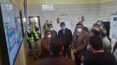 مسئولو جهاز 6 أكتوبر يتفقدون مشروع محطة محولات كهرباء.. صور