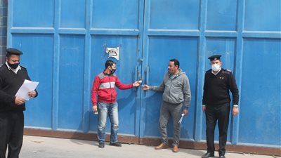 حملة مكبرة لغلق وتشميع المحلات غير المرخصة بمدينة السادات