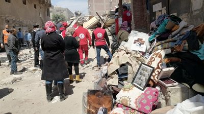 تفاصيل إنهيار عقار جسر السويس