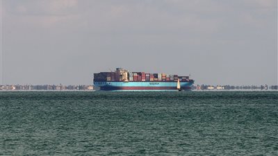 عاجل.. عودة حركة الملاحة بقناة السويس بعد نجاح تعويم السفينة البنمية