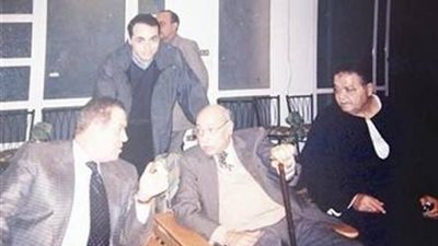 عائلة نافع تنعى الدكتور كمال الجنزورى