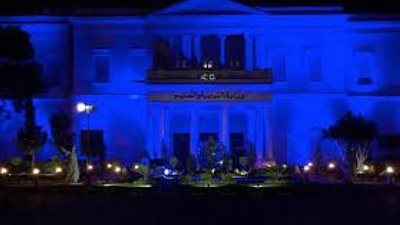 تعرف على سبب إنارة المنشآت التعليمية باللون الأزرق 