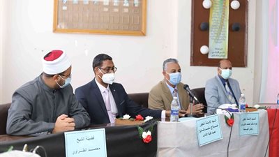 رئيس جامعة جنوب الوادى يشهد فعاليات دورة تدريب الائمة