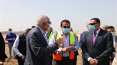 خالد عبدالغفار يتفقد منشآت جامعة المنصورة الأهلية  