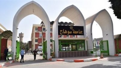 اعضاء هيئه التدريس بتربية رياضية سوهاج يديرون صراعاتهم على وسائل التواصل الاجتماعى أمام طلابهم! وما خفى كان اعظم