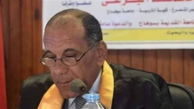 انتفاضة طلابية لنصرة عميد التربية الرياضية بسوهاج