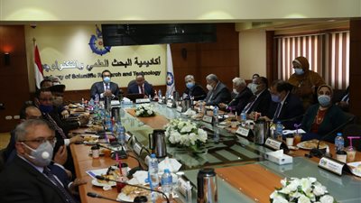 بالأسماء.. وزير التعليم العالي يعلن الفائزين بجوائز الدولة لعام 2020