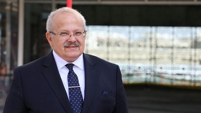 رئيس جامعة القاهرة يعلن عن تقسيمات تنظيمية جديدة بالجامعة
