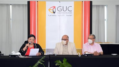 ندوة حوارية عبر الفيديو كونفرانس بالألمانية بالقاهرة حول مراقبة سلامة لقاحات كوفيد 19